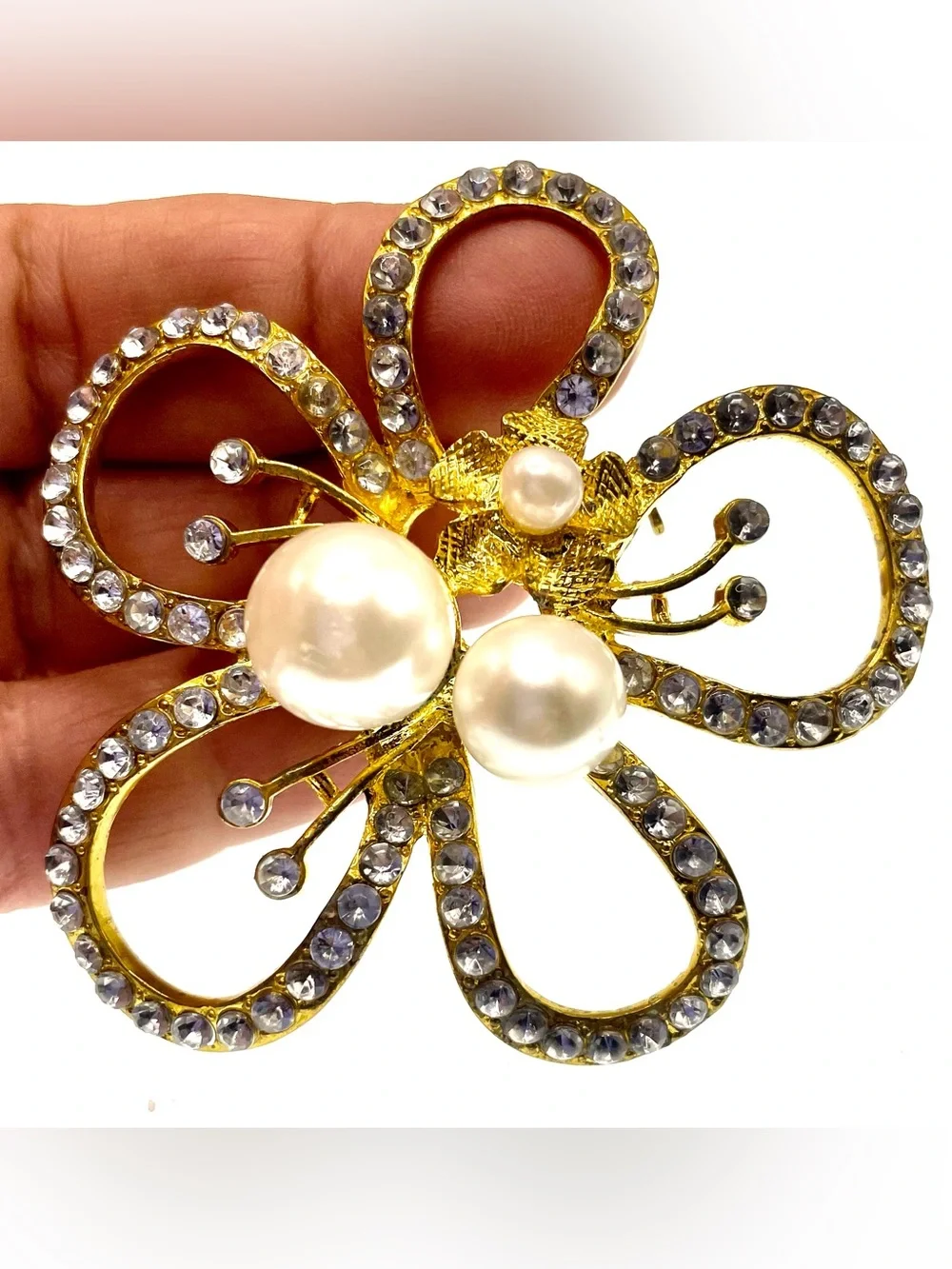 Floral Brooch Rhinestones Faux Pearls Gold Tone 2.5”